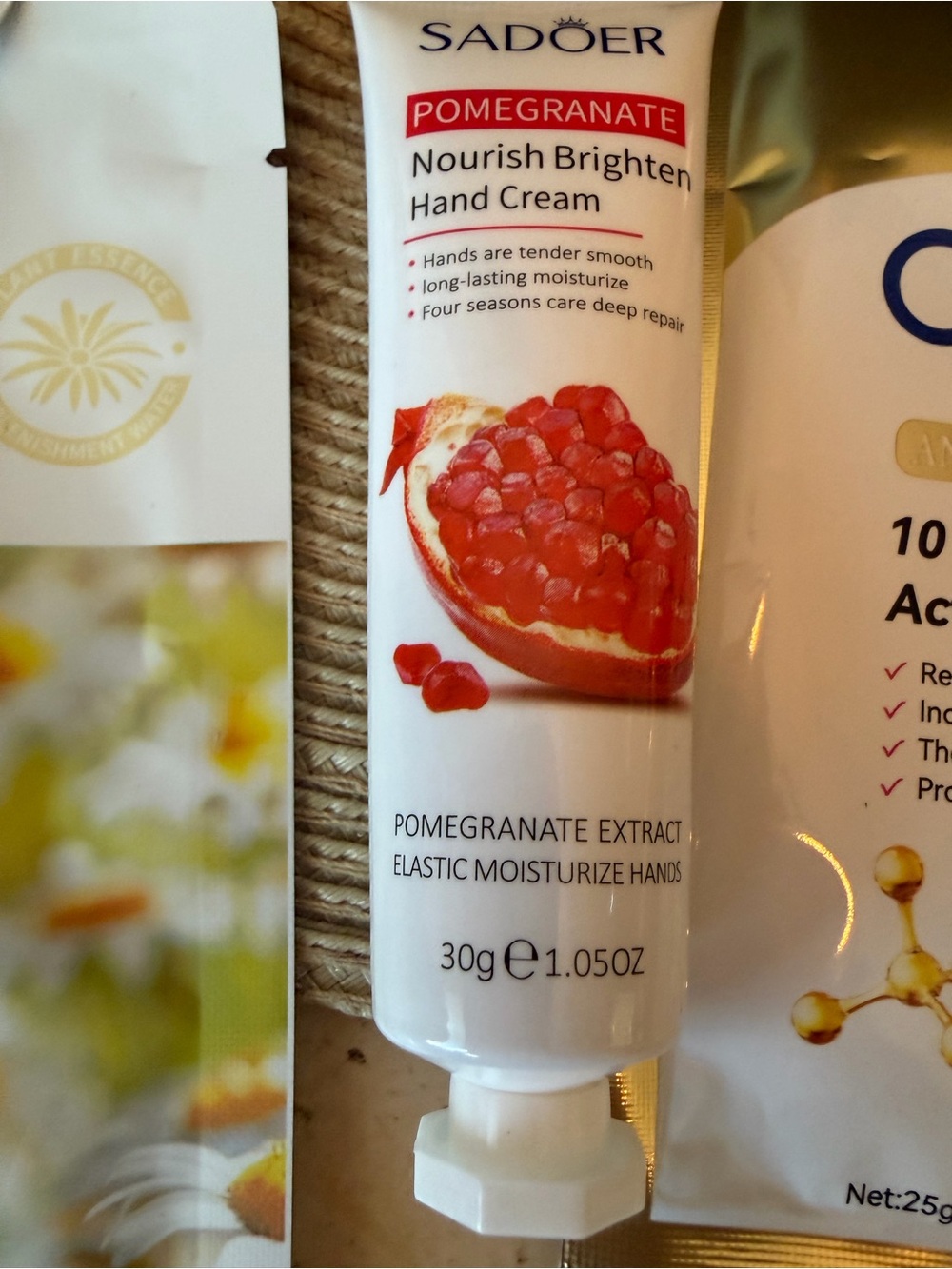 Sadoer Korean Skincare Collagen Facial Mask & Lip Balm Set with Hand Cream - Picture 3 of 6